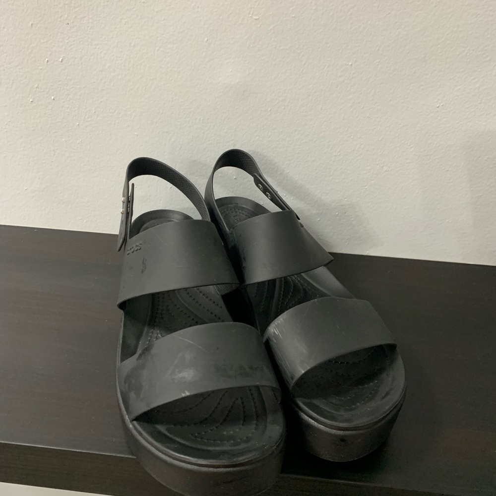 Sandals crocs  size w 11